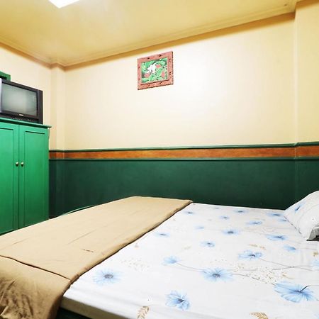 Hotel Alamanda Джакарта Екстер'єр фото