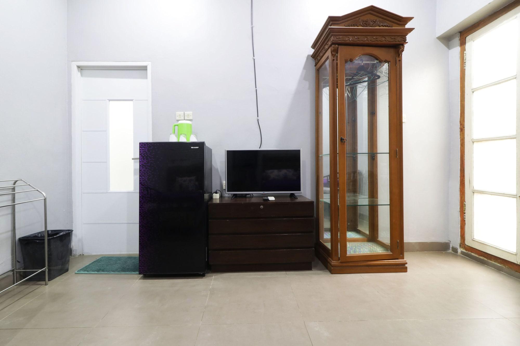 Hotel Alamanda Джакарта Екстер'єр фото